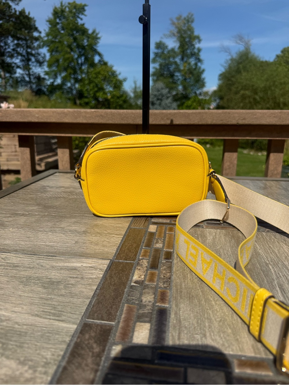 EUC Michael Kors Maisie Small 2-in-1 Camera Yellow Crossbody
Bag - Picture 6 of 15